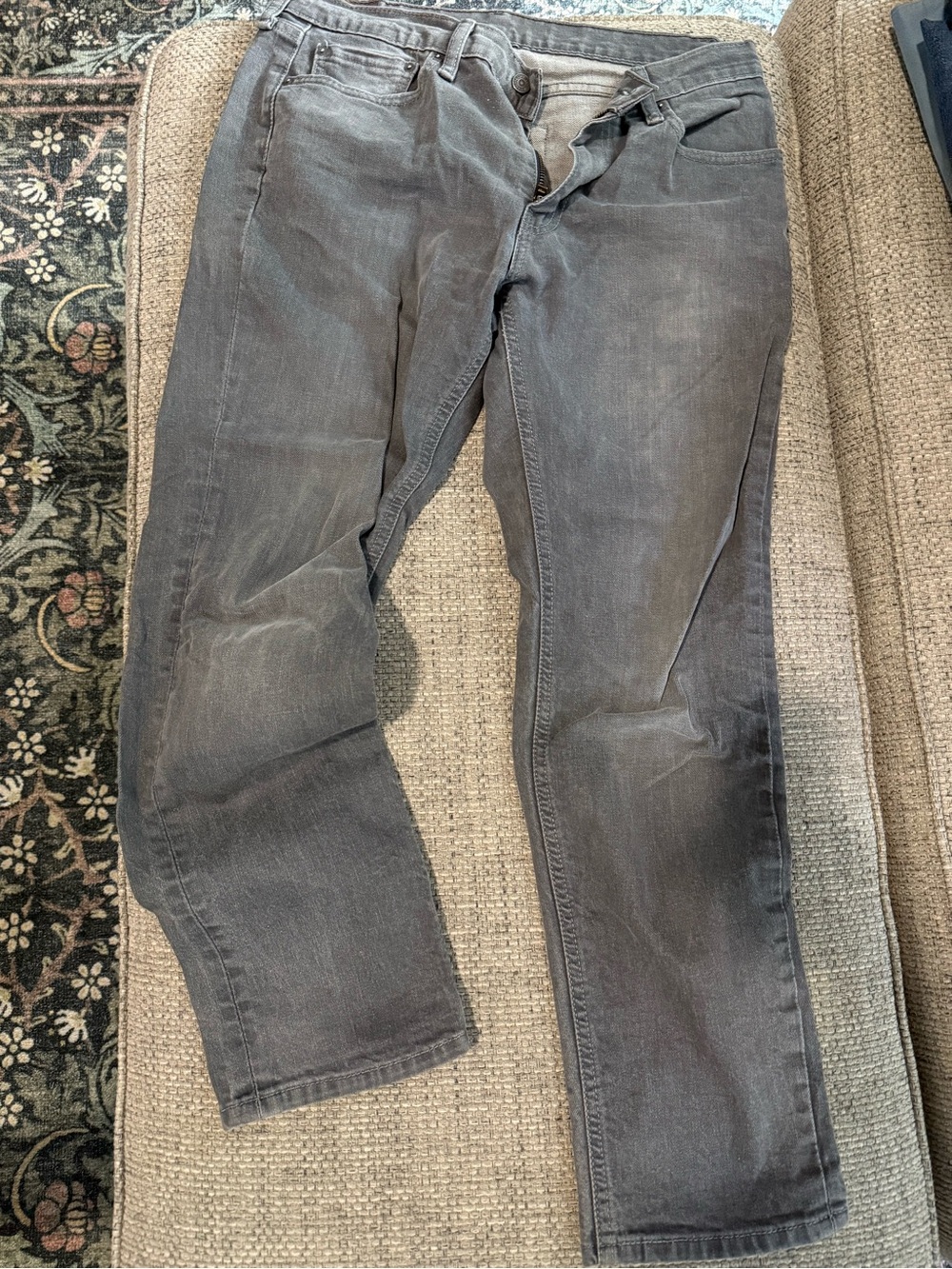 Levi's Men's Gray Straight Jeans